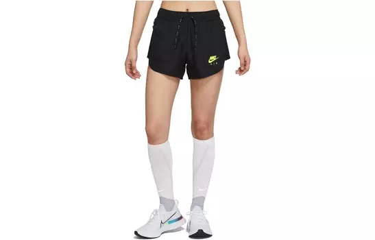 Спортивные шорты женские черные Nike