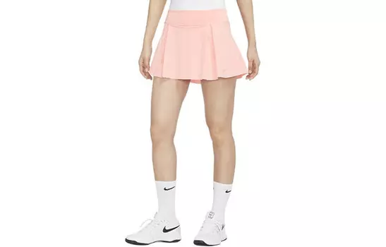 Спортивные шорты женские отбеливающие кораллово-красные Nike