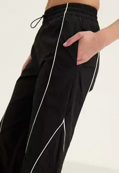 Спортивные штаны Even&Odd, черные