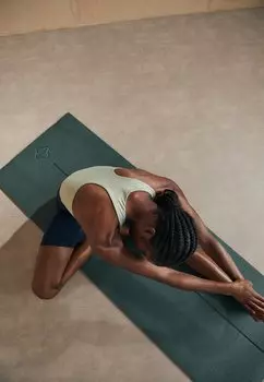 Спортивный бюстгальтер со средней поддержкой Girlfriend Collective