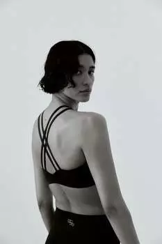 Спортивный бюстгальтер softmove light support H&M, черный