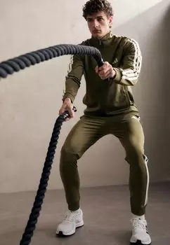 Спортивный костюм adidas Sportswear, оливковый