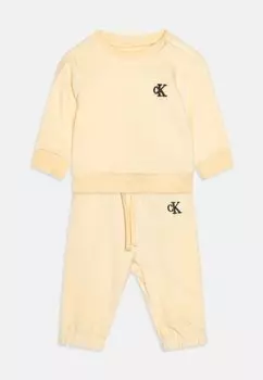 Спортивный костюм BABY LIGHT GIFTPACK UNISEX SET Calvin Klein Jeans, цвет vanilla