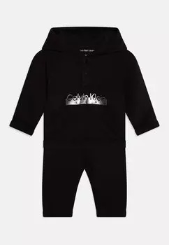Спортивный костюм BABY METALLIC HERO LOGO HOODIE UNISEX SET Calvin Klein Jeans, цвет black