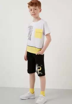 Спортивный костюм REGULAR FIT SHORTS AND T-SHIRT LELA, цвет white/yellow