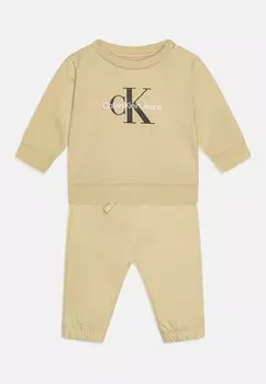 Спортивный костюм UNISEX SET Calvin Klein Jeans, цвет green haze