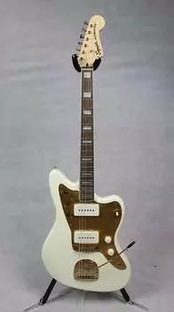 Squier 40th Anniversary Jazzmaster Gold Edition Olympic White с золотой анодированной накладкой Fender 40th Anniversary Jazzmaster, Gold Edition