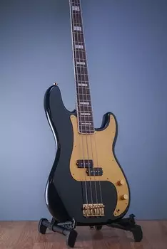 Squier 40th Anniversary Precision Bass Gold Edition LF Black