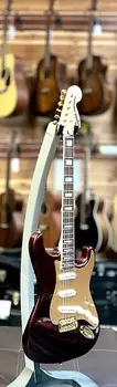 Squier 40th Anniversary Stratocaster, Gold Edition, лавровый гриф, золотая анодированная накладка, рубиново-красный металлик 40th Anniversary Stratocaster?, Gold Edition, Laurel Fingerb...
