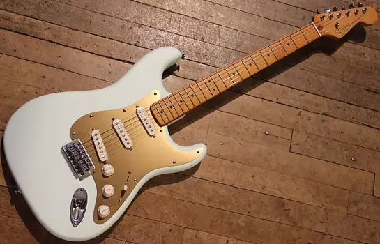 Squier 40th Anniversary Vintage Edition Stratocaster Satin Sonic Blue