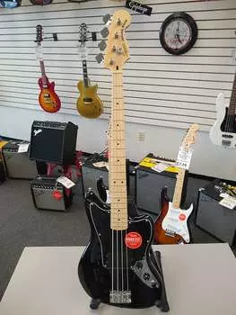 Squier Affinity Series Jaguar Bass H — черный с кленовой накладкой