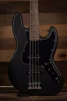 Squier Affinity Series Jazz Bass, черная накладка, угольно-морозный металлик Affinity Series Jazz Bass Laurel Fingerboard Black Pickguard...