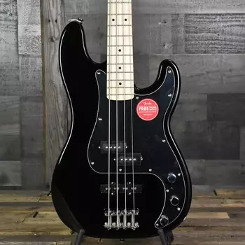 Squier Affinity Series Precision Bass PJ, кленовый гриф - черный глянец Fender