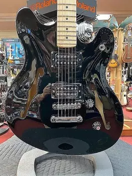 Squier Affinity Series Starcaster, кленовый гриф, черный Affinity Series Starcaster, Maple Fingerboard, Black