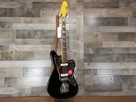 Squier Classic Vibe '70s Jaguar — черный Squier Classic Vibe '70s Jaguar - Black