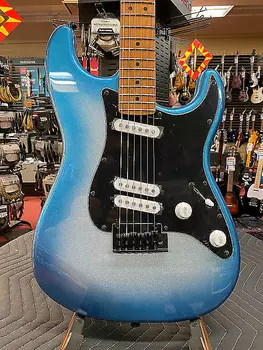Squier Contemporary Stratocaster Special, жареный клен FB, черная накладка, Sky Burst Met Contemporary Stratocaster Special, Roasted Maple FB, Black Pickguard, Sky Burst Met