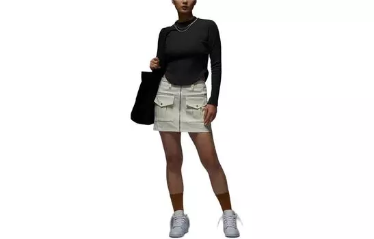 SS24 Повседневная короткая юбка женская цвета экрю Nike, Ecru