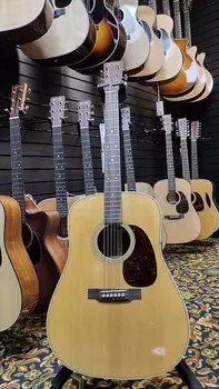 Стандартная серия Martin D-28