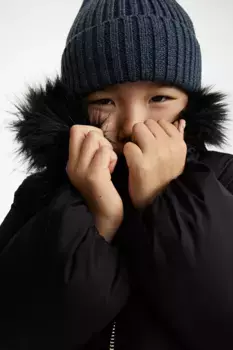Стеганая куртка H&M, черный