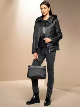 Стеганая куртка Heine с капюшоном, черный