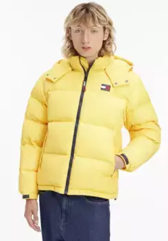 Стеганая куртка Tommy Jeans "TJM ALASKA PUFFER", с капюшоном, с фирменной этикеткой, цвет Warm Yellow