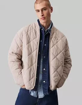 Стеганая нейлоновая куртка Calvin Klein Jeans в атмосфере