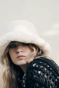 Стеганая шапка ZARA, экрю