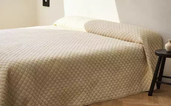 Стеганое ромбовидное одеяло Zara Home, экрю
