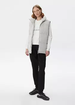 Стеганый серый женский жилет с воротником-стойкой Lacoste
