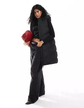 Стеганый удлиненный жилет из стеганого пуховика с шевронным узором черного цвета French Connection