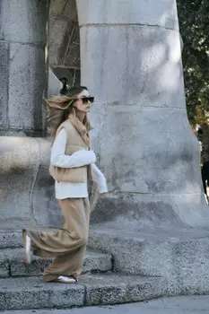 Стеганый жилет ZARA, кэмел