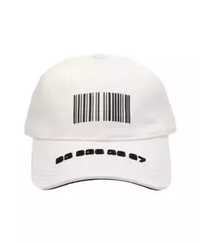 Стильная шапка на любой случай. Vetements, белый