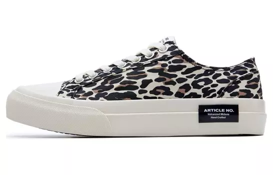 Стильные кроссовки для скейтбординга унисекс с низким верхом белого цвета с леопардовым принтом Article No.