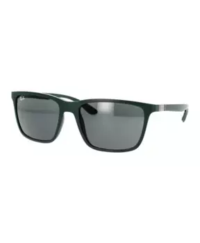 Стильные солнцезащитные очки с темными линзами. Ray-Ban, зеленый