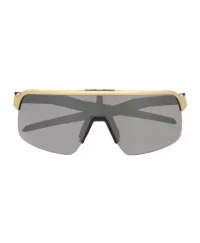 Стильные солнцезащитные очки со скульптурными дужками. Oakley, мультиколор