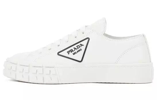 Кроссовки женские Prada Skateboard, белый / черный