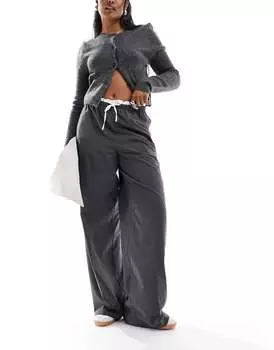 Стираные черные брюки-боксеры с широкими штанинами Bershka