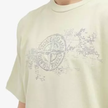 Stone Island Футболка с камуфляжным принтом и тремя значками, зеленый