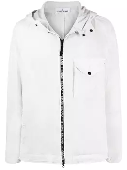 Stone Island куртка на молнии с капюшоном и логотипом, серый