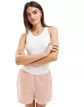 Stradivarius – белая майка в рубчик