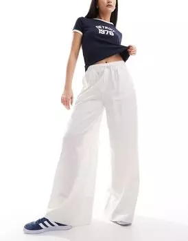 Stradivarius — Белые брюки из ткани с эффектом льна и очень широким низом