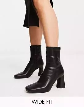 Stradivarius Wide Fit – ботинки узкого кроя на среднем каблуке черного цвета, широкая посадка