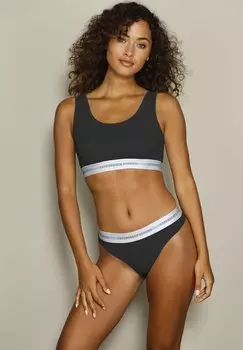 Стринги STRING Copenhagen Studios, черный