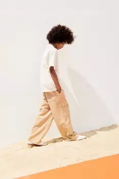 Струйные брюки с макси-карманами ZARA, песочный