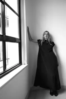 Струящееся объемное платье ZARA, черный