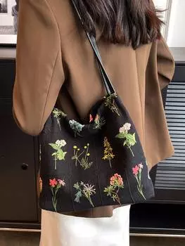 Сумка большая с вышитым цветком и узором, черный
