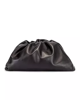 Сумка Bottega Veneta The Pouch Clutch, цвет Black & Silver