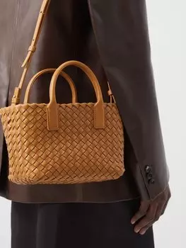 Сумка cabat mini из кожи intrecciato с верхней ручкой Bottega Veneta, коричневый