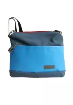 Сумка через плечо 7clouds "Roslyn 7.1", изготовленная из переработанного ПЭТ, голубой