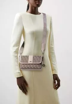 Сумка через плечо BRYANT PARK FLAP DKNY, цвет chino/khaki
